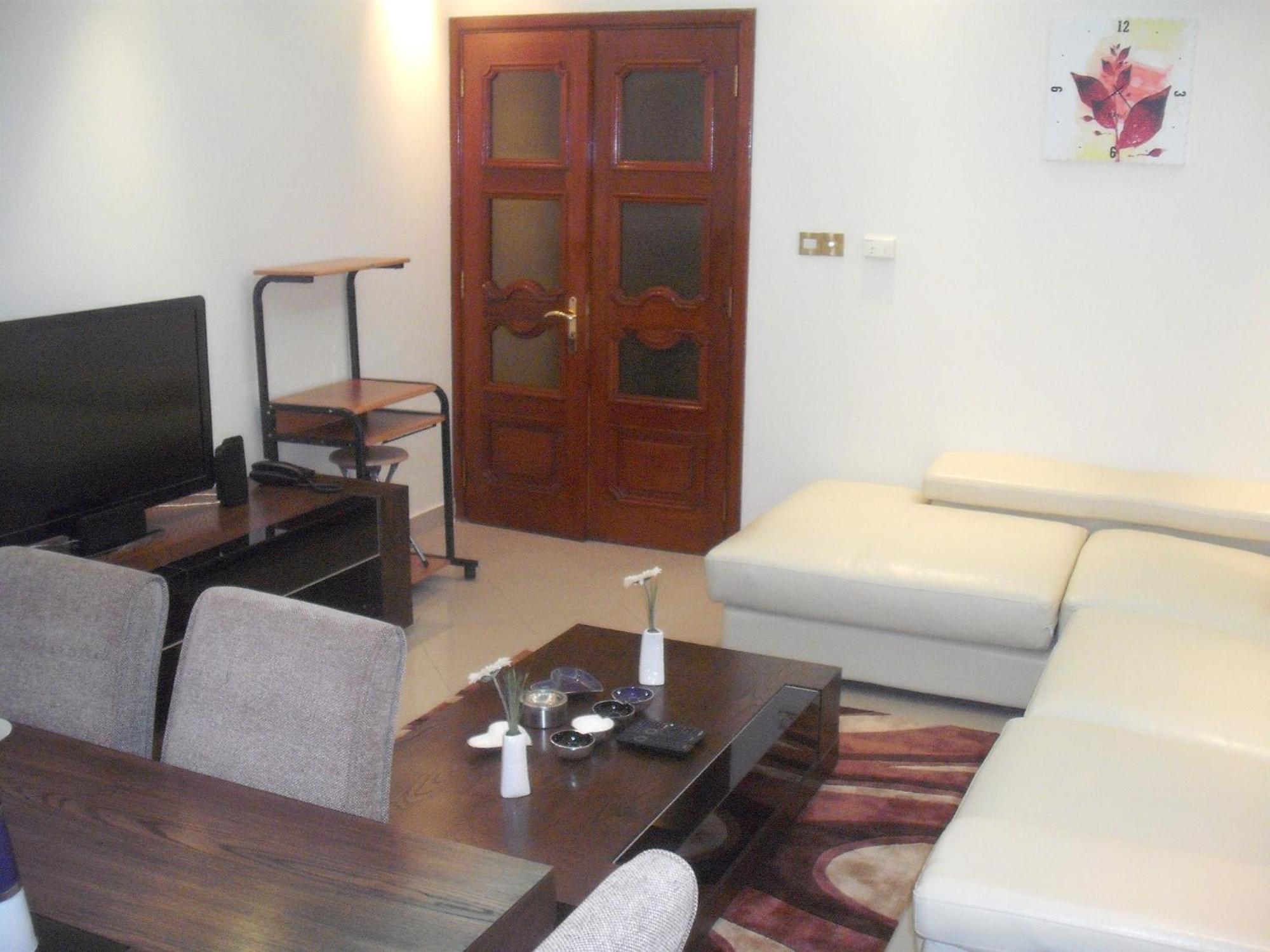 Abu Dhabi Plaza Hotel Apartments Екстериор снимка