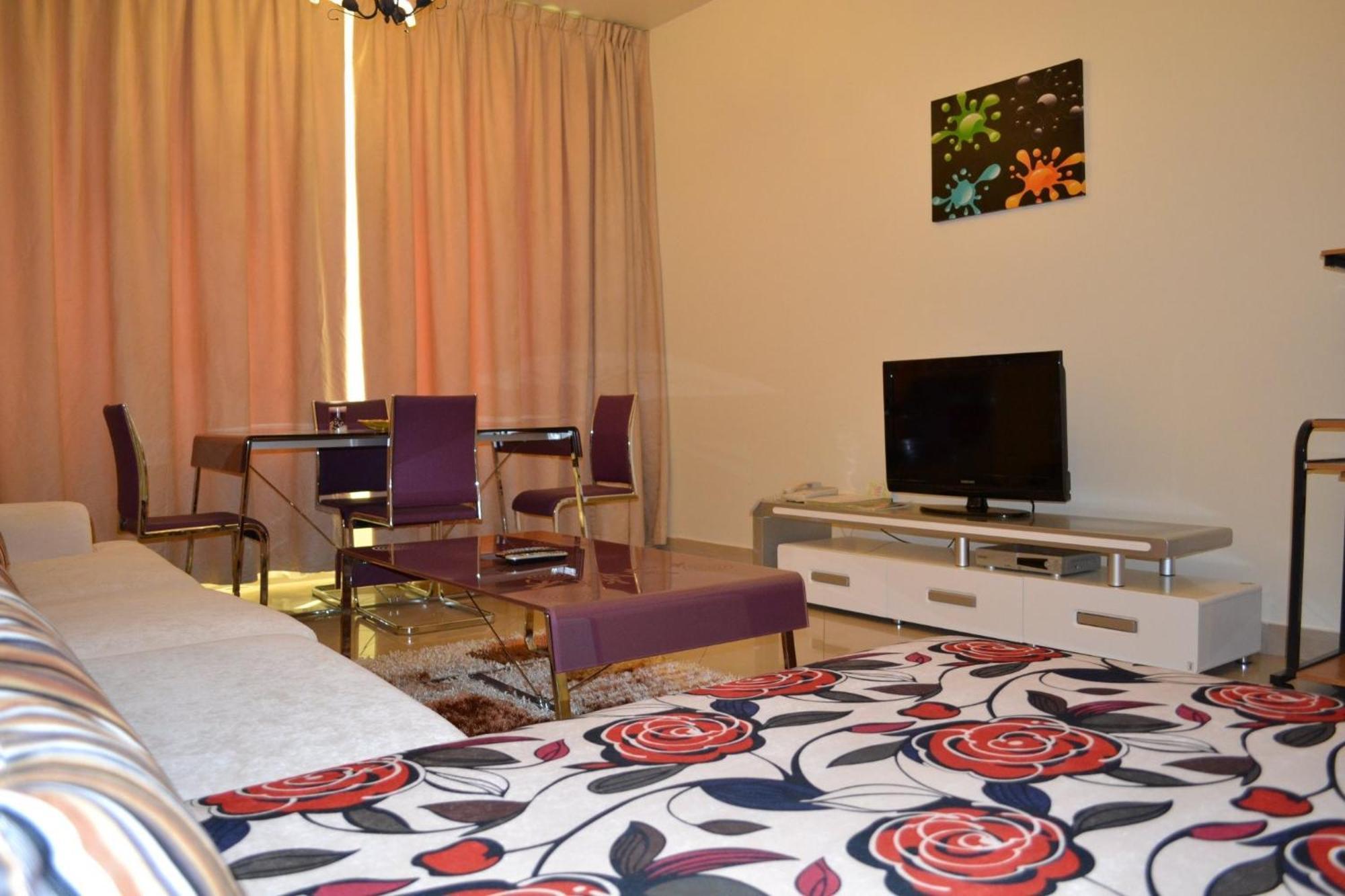 Abu Dhabi Plaza Hotel Apartments Екстериор снимка