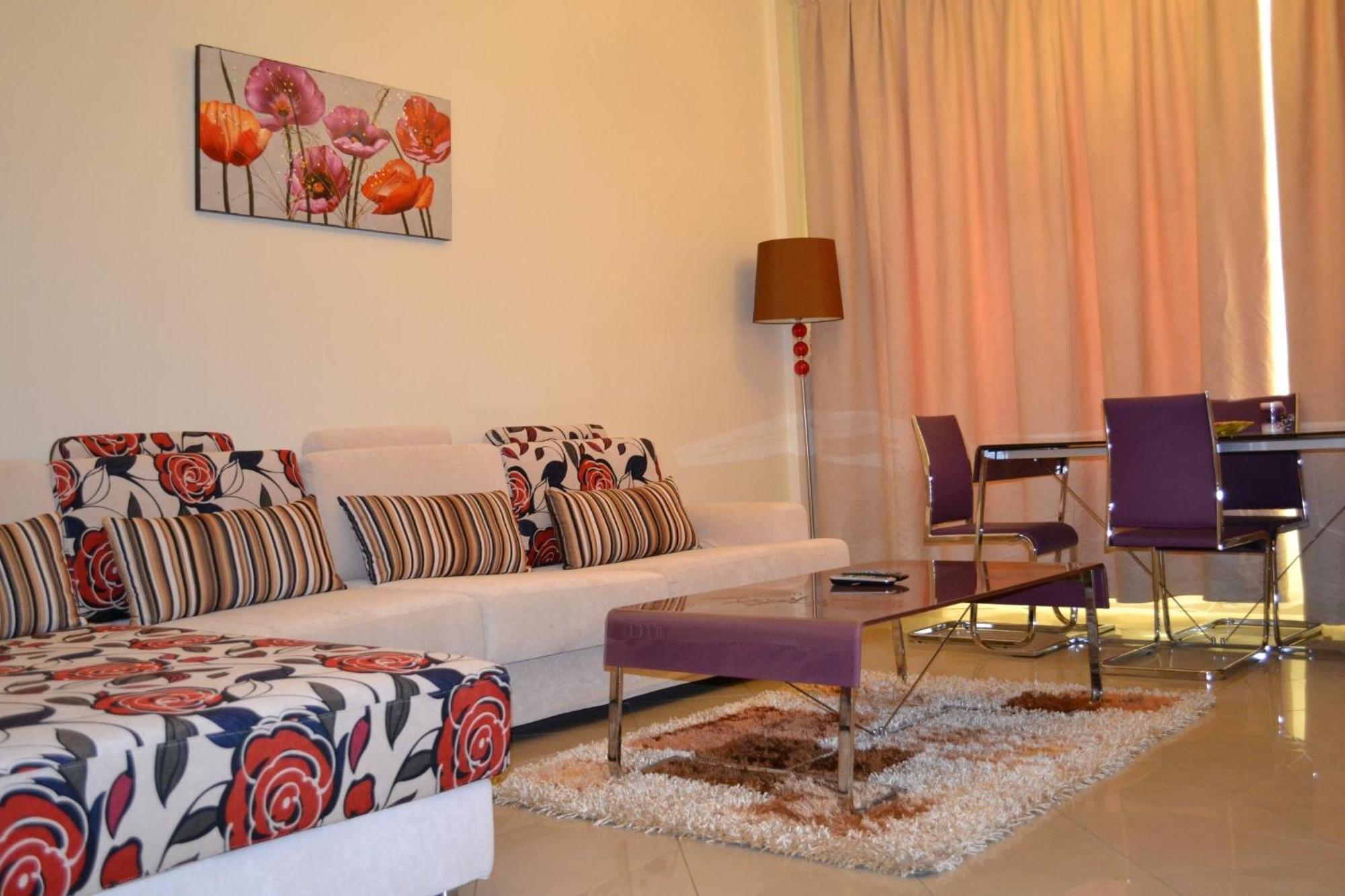 Abu Dhabi Plaza Hotel Apartments Екстериор снимка