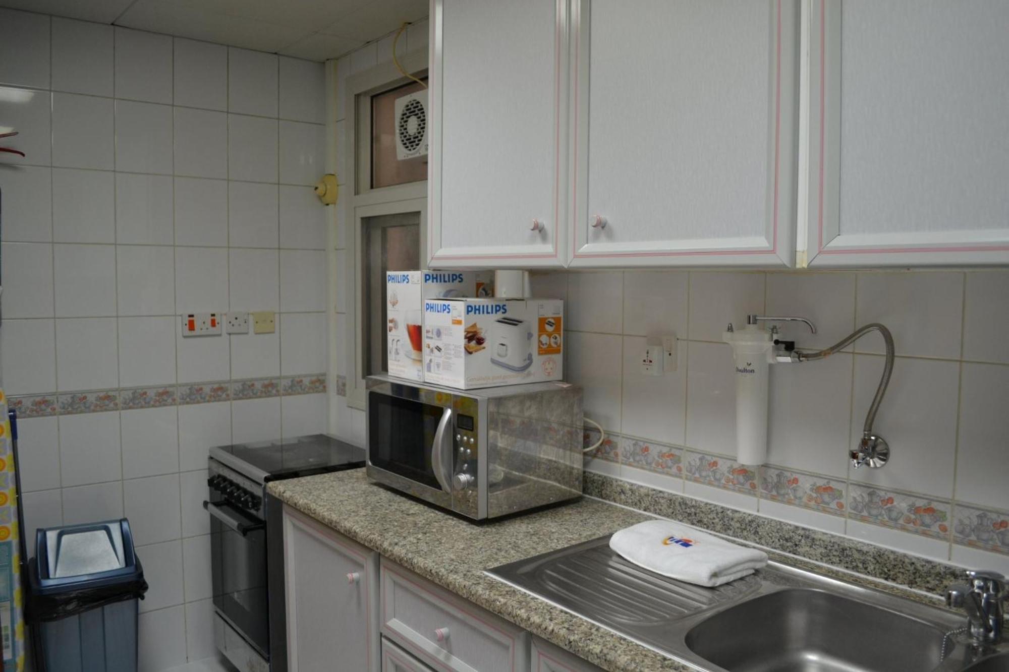 Abu Dhabi Plaza Hotel Apartments Екстериор снимка