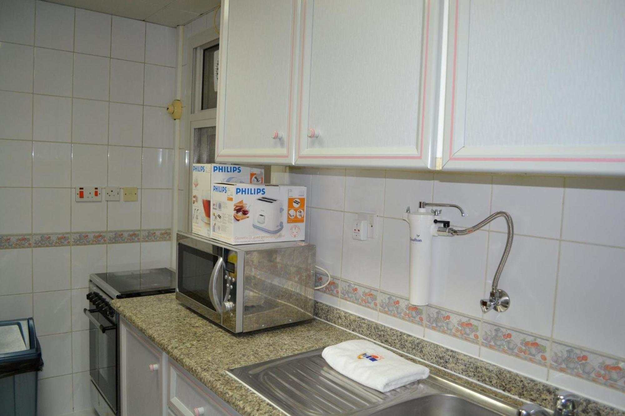 Abu Dhabi Plaza Hotel Apartments Екстериор снимка