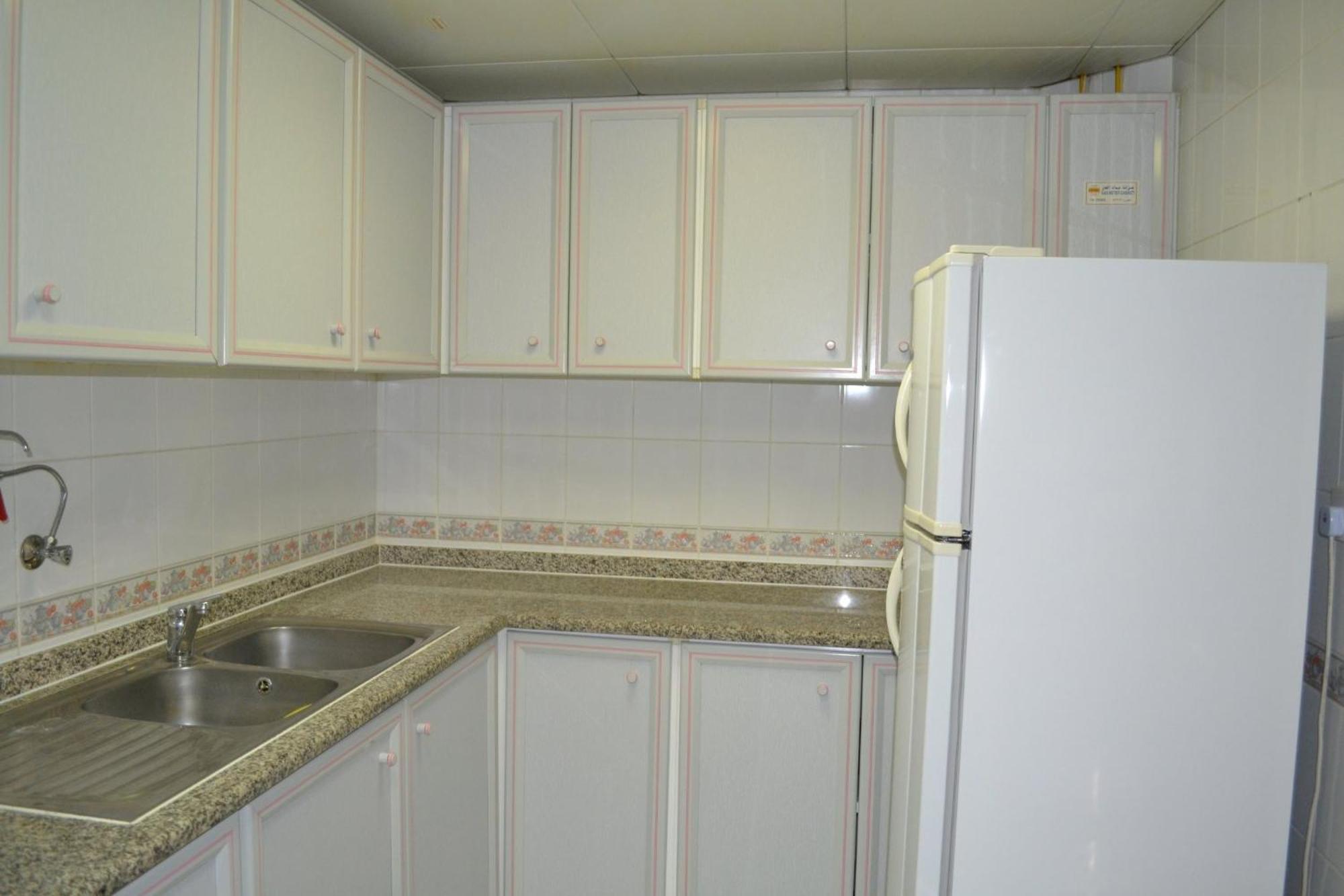 Abu Dhabi Plaza Hotel Apartments Екстериор снимка