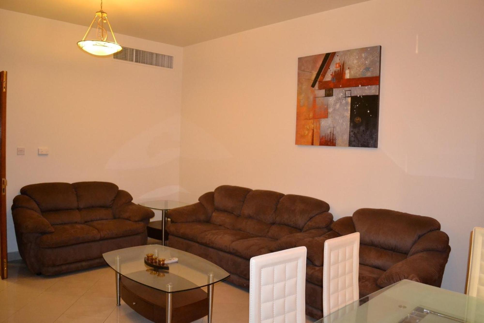 Abu Dhabi Plaza Hotel Apartments Екстериор снимка