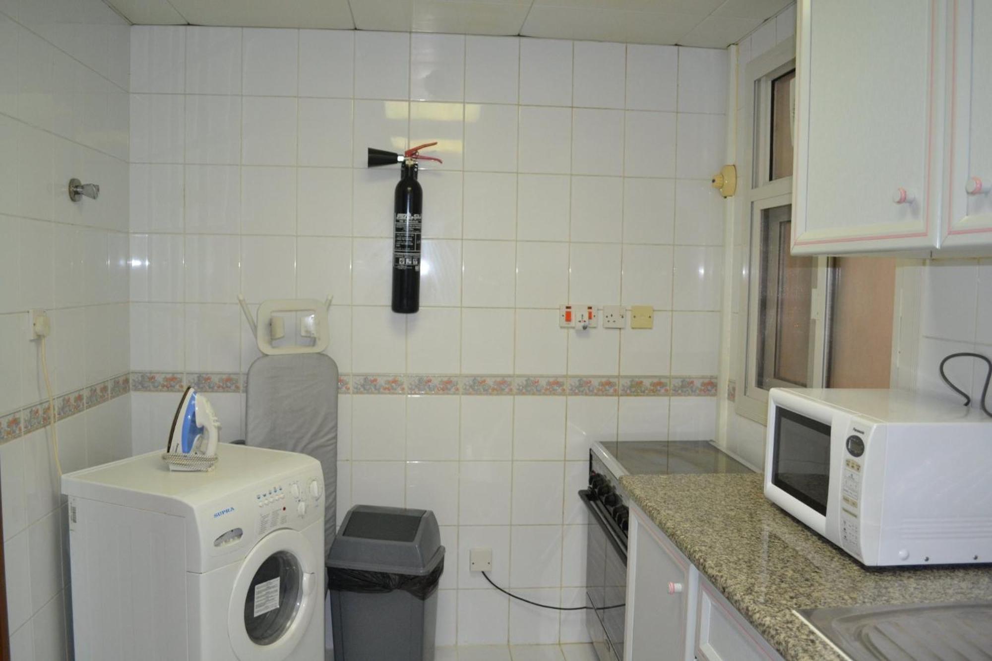 Abu Dhabi Plaza Hotel Apartments Екстериор снимка