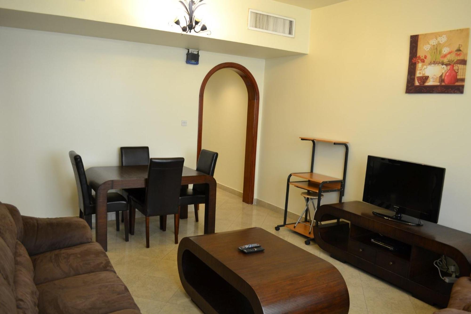 Abu Dhabi Plaza Hotel Apartments Екстериор снимка
