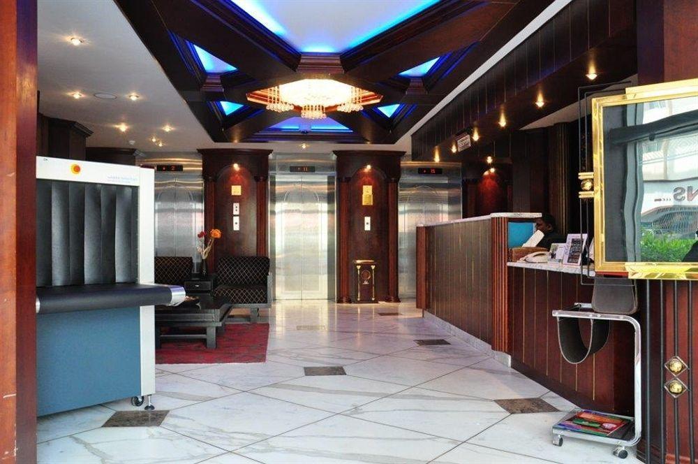 Abu Dhabi Plaza Hotel Apartments Екстериор снимка